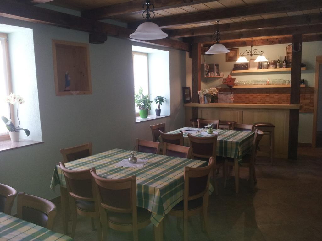 Villa Turisticna Kmetija Pri Pozarju Knezak Exterior foto